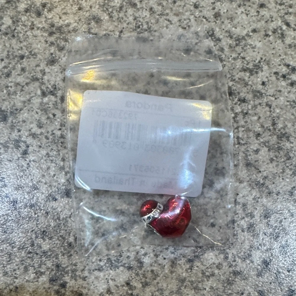NWT Pandora Festive Metallic Red Heart Charm With Santa Hat - Picture 4 of 6